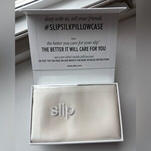 NEW! Slip Silk Pillowcase with zipper closure in Soft White
